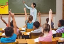 مجھے میرے شاگردوں سے بچاؤ